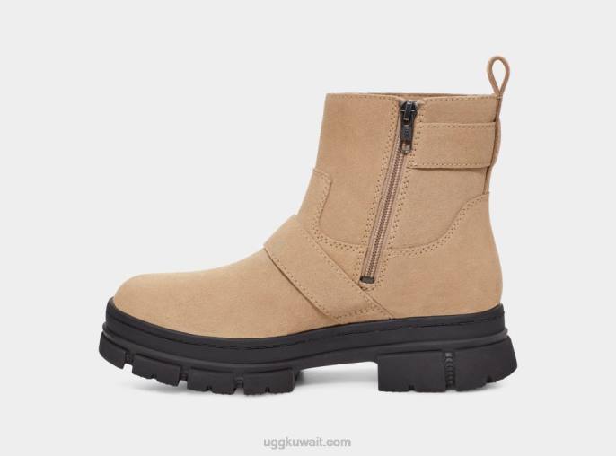أشتون شورت رمل نحيف UGG 08HB35