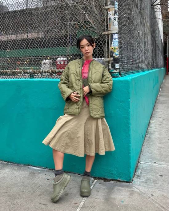 تاسمان س زيتون محترق نحيف UGG 08HB426