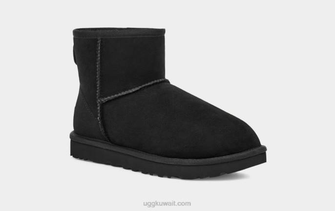 حذاء كلاسيك ميني الثاني أسود نحيف UGG 08HB474